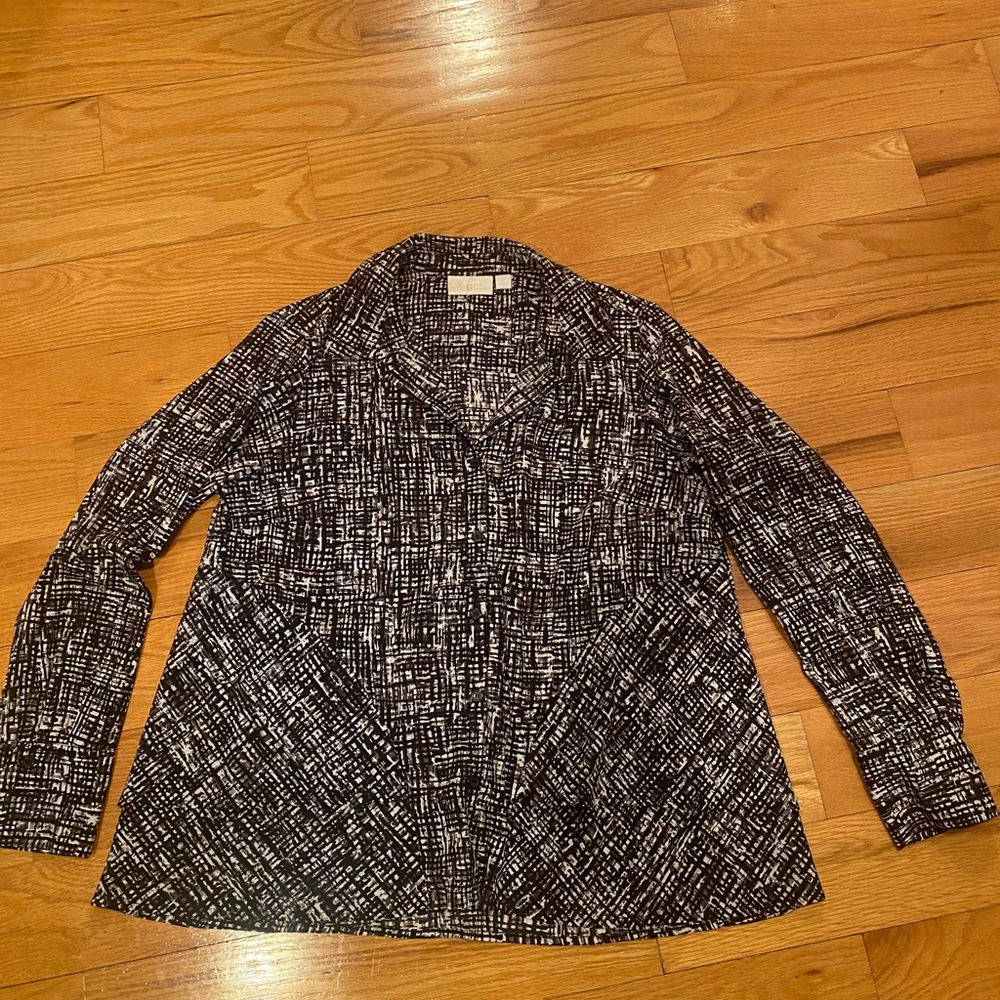 M lightly used great condition belle kim gravel blouse